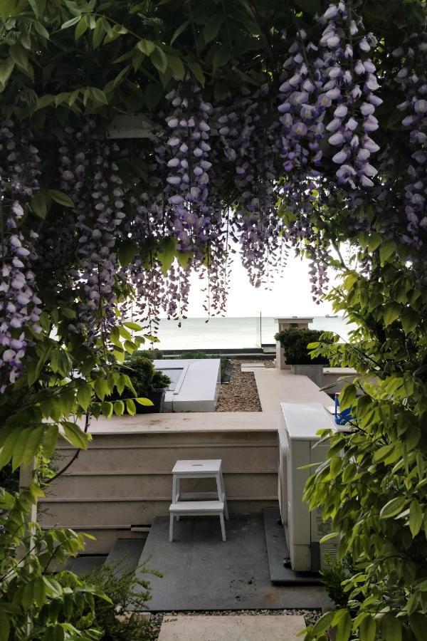 Beach Villa Varna - Cosiness 4 Meters From The Sea Екстериор снимка